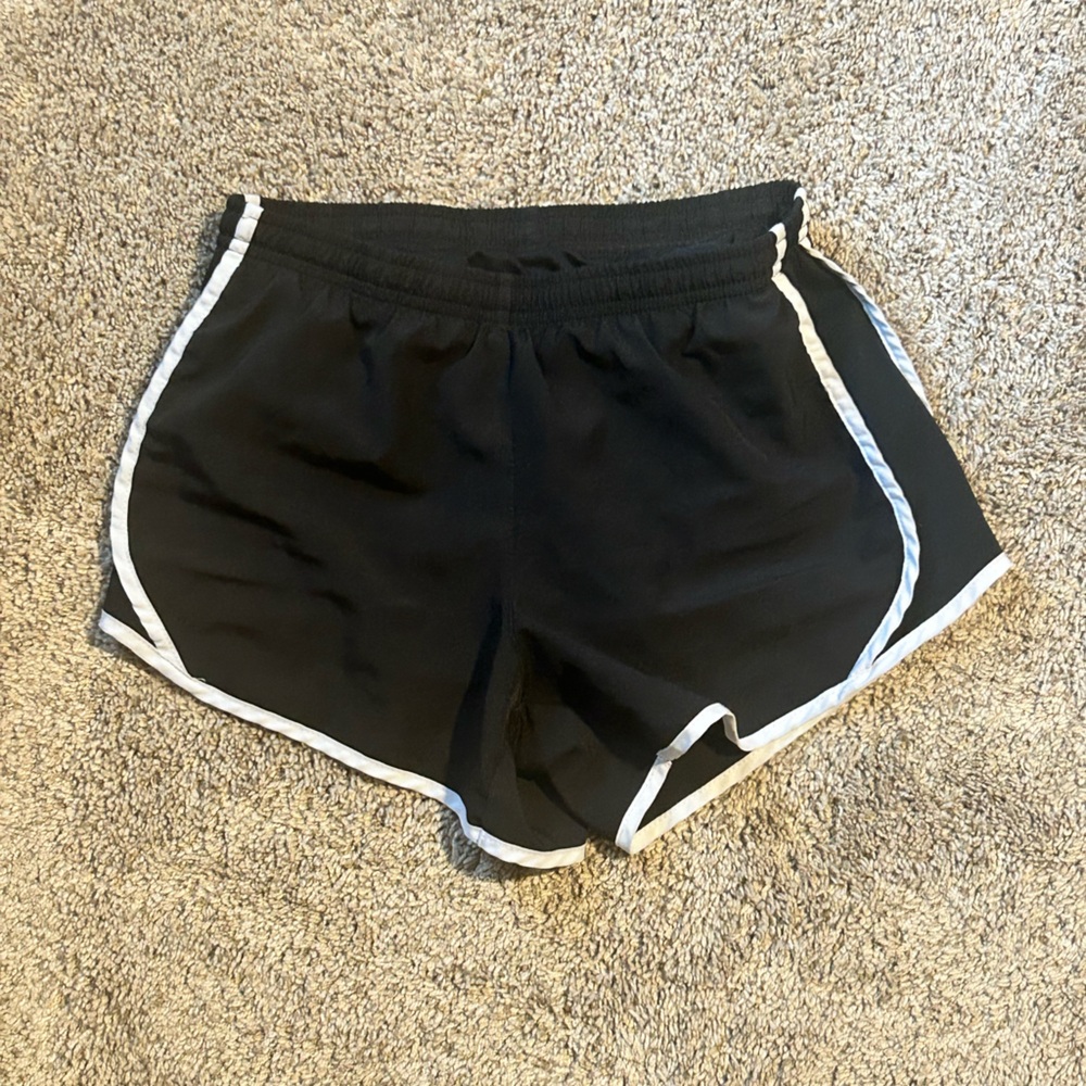 Black Nike shorts